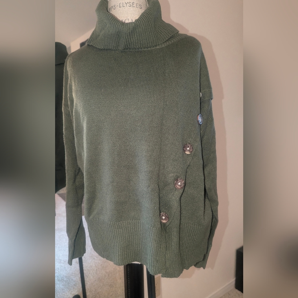 Women's Green Turtleneck Sweater